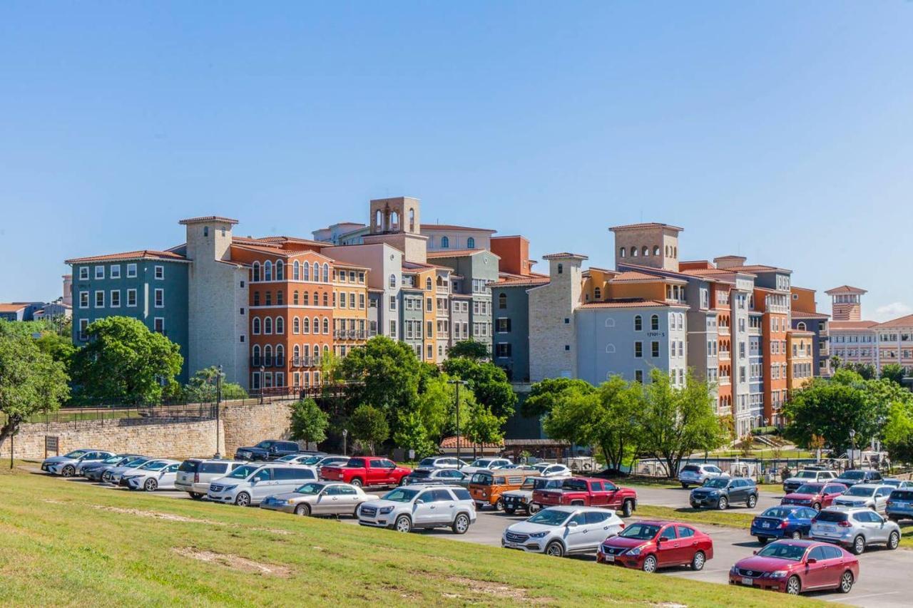 Newly Renovated 2-bedroom + Pool + Gym Apartamento San Antonio