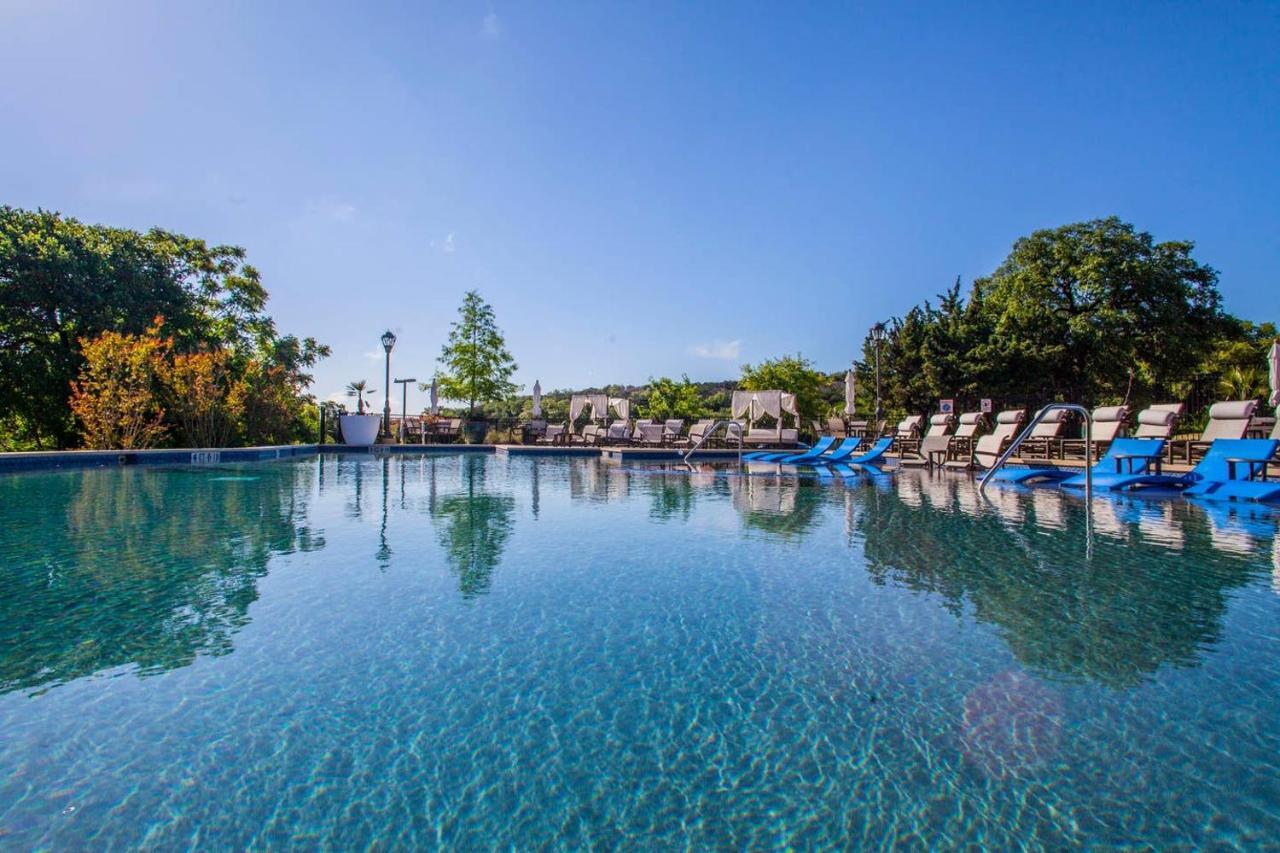Newly Renovated 2-bedroom + Pool + Gym Appartement San Antonio